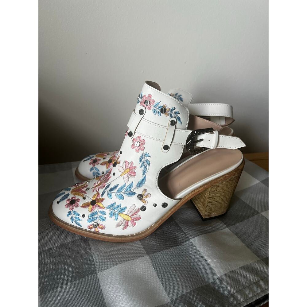 ATBELL Western ankle booties Embroidered Boho Buckle Women’s Size 9 - Picture 2 of 4